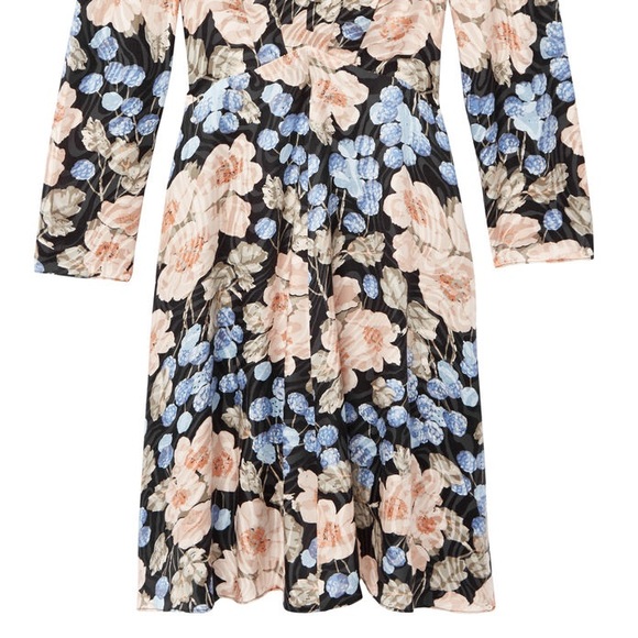 BLUSH ROSE SWIRL JACQUARD DRESS - Picture 4 of 5